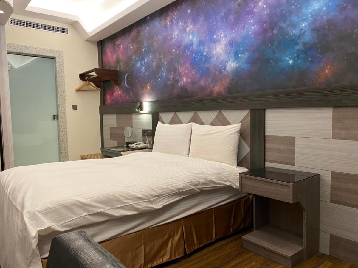 Weifeng Boutique Business Hotel - Zhanqian Branch Pingtung Luaran gambar