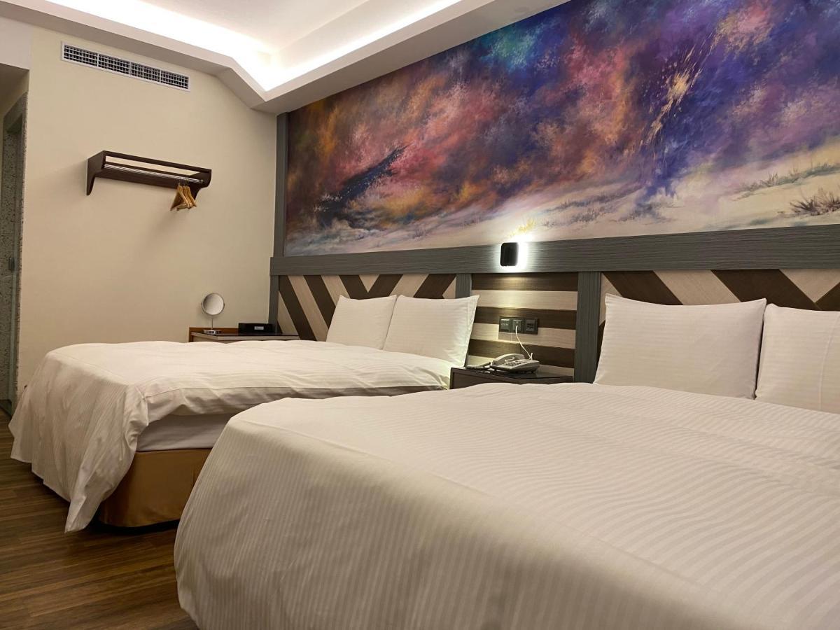 Weifeng Boutique Business Hotel - Zhanqian Branch Pingtung Luaran gambar
