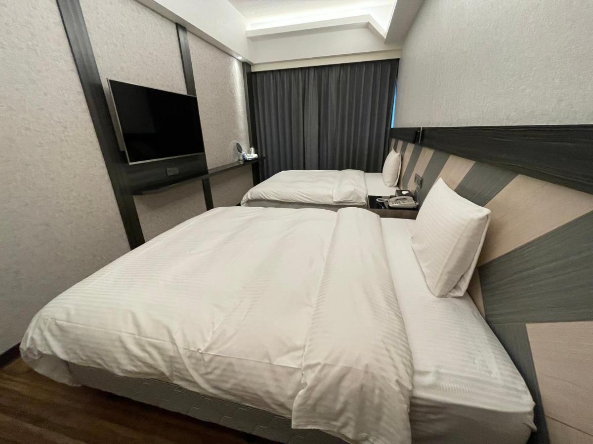 Weifeng Boutique Business Hotel - Zhanqian Branch Pingtung Luaran gambar