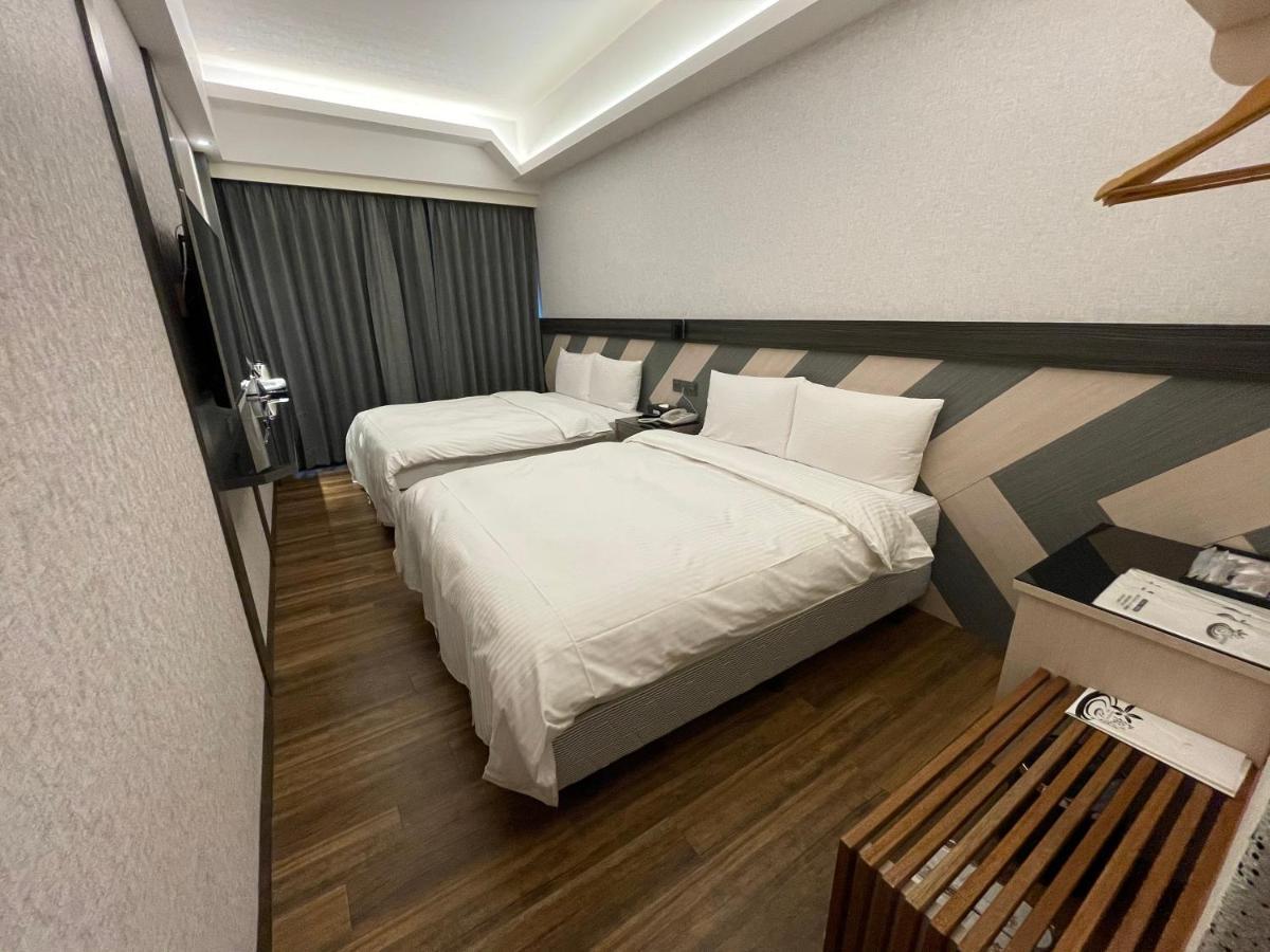 Weifeng Boutique Business Hotel - Zhanqian Branch Pingtung Luaran gambar