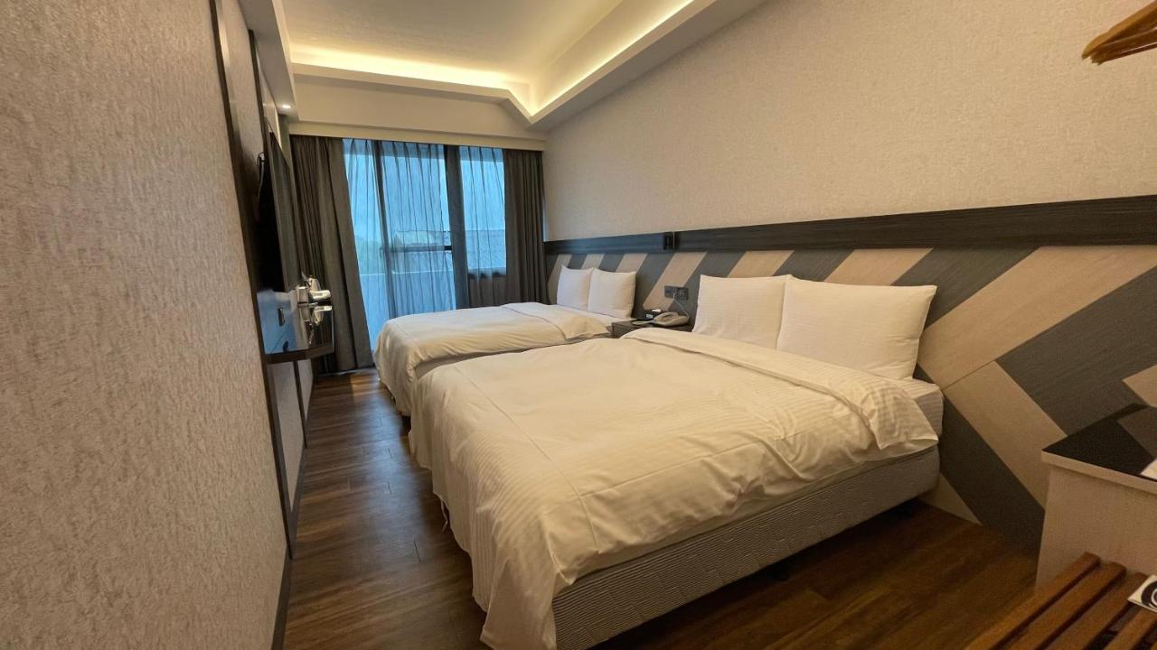 Weifeng Boutique Business Hotel - Zhanqian Branch Pingtung Luaran gambar