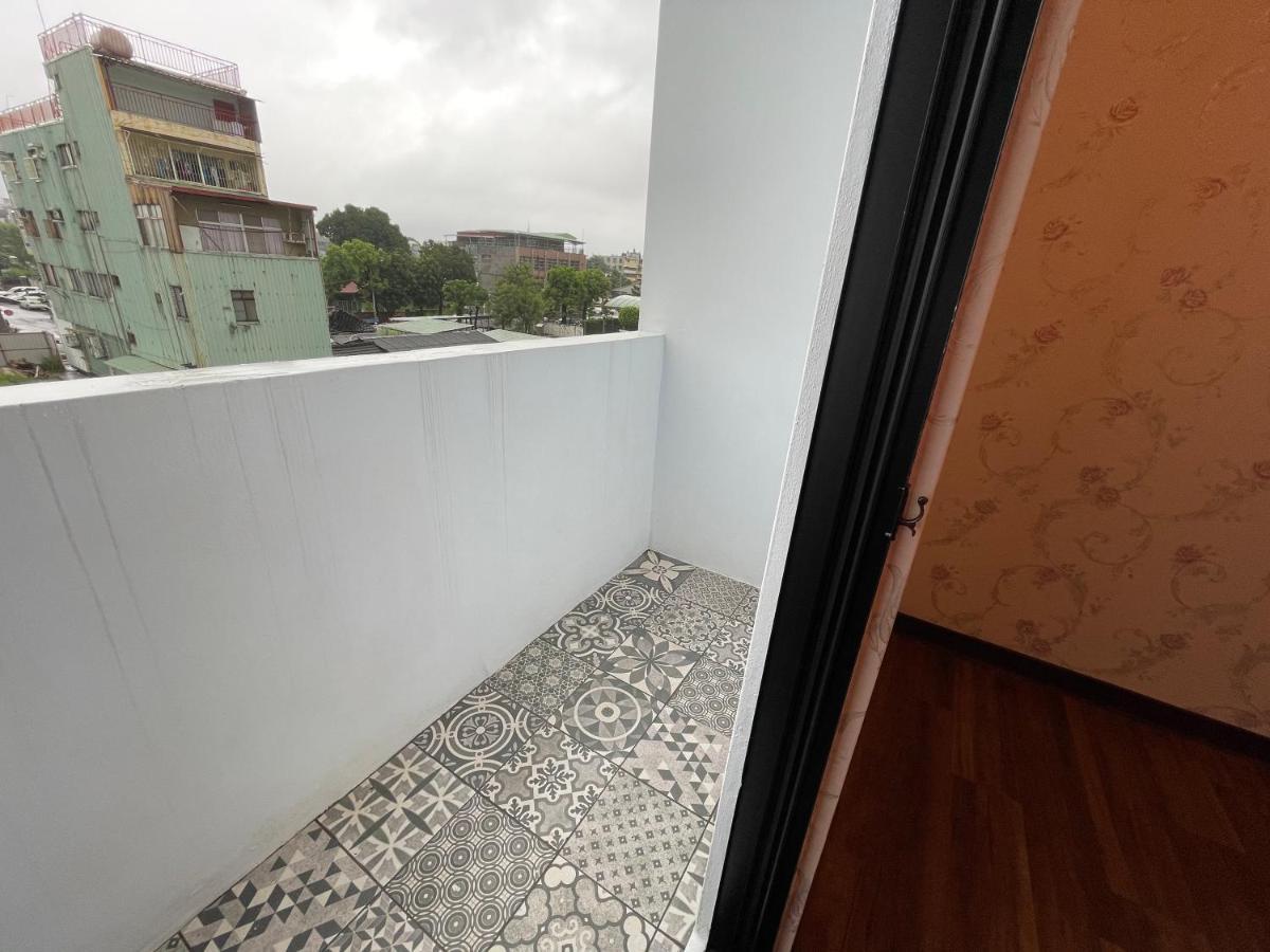 Weifeng Boutique Business Hotel - Zhanqian Branch Pingtung Luaran gambar