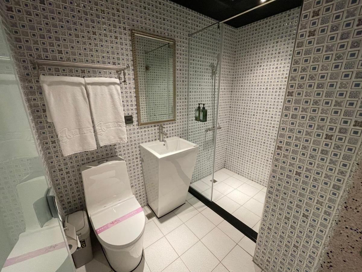 Weifeng Boutique Business Hotel - Zhanqian Branch Pingtung Luaran gambar